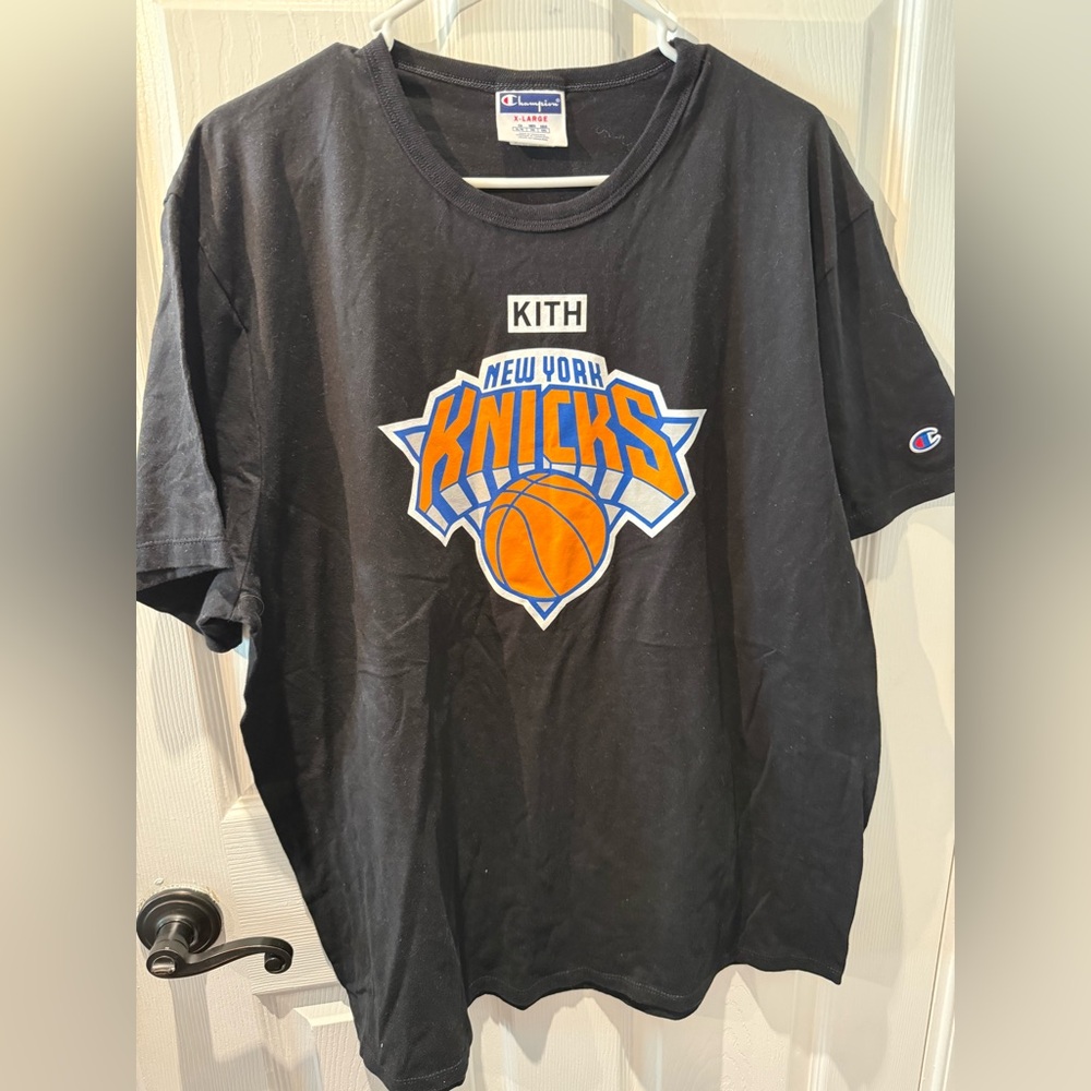 Champion Black Kith x New York Knicks Logo Tee